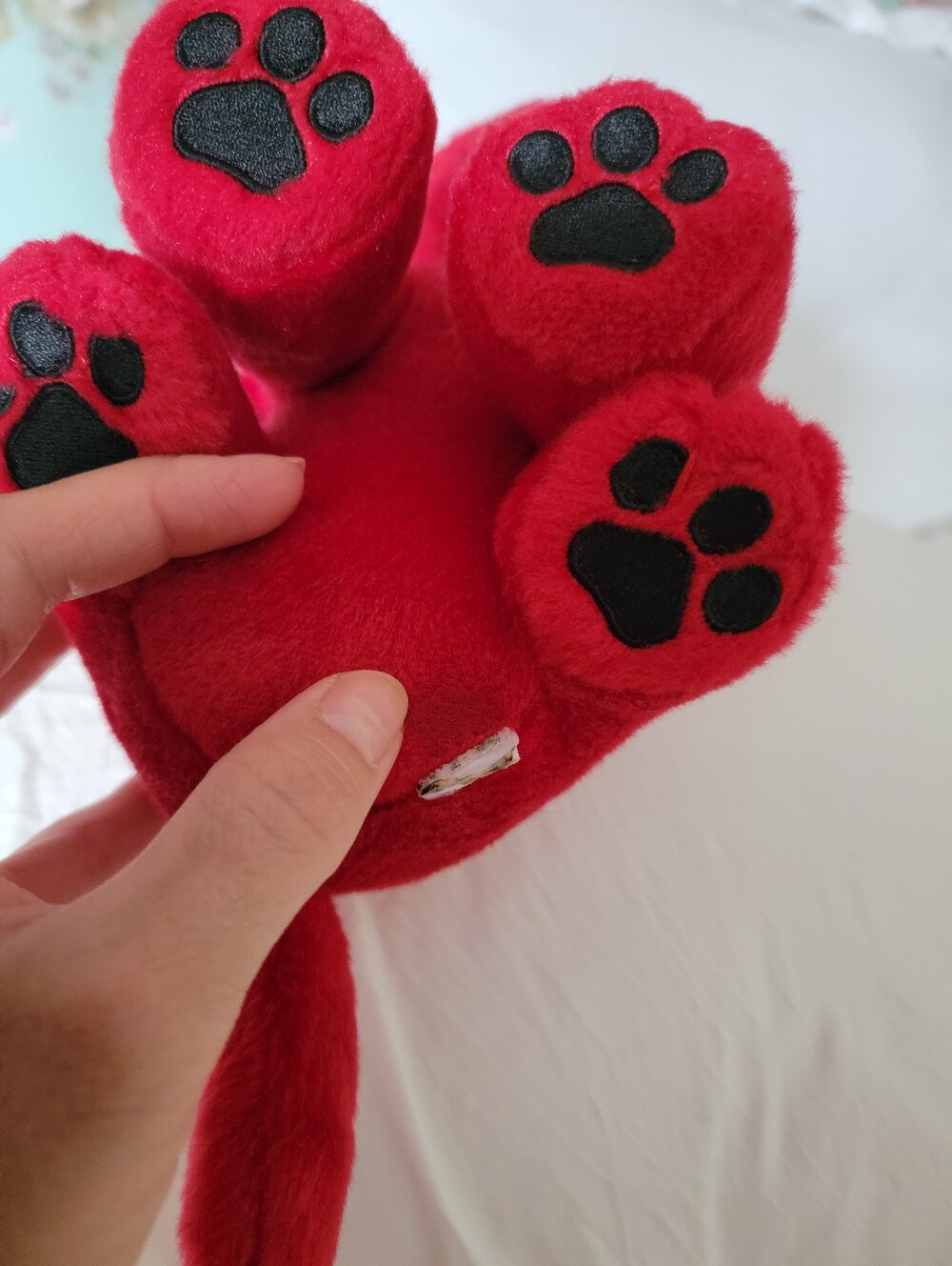 Clifford The Big Red Dog Plush Toy - Picture 6 of 9